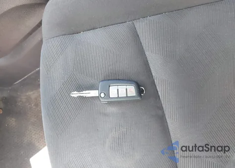 2016 Nissan Rogue S z USA, uszkodzony, nr VIN KNMAT2MT1GP602046